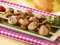 Jak pokroić pieczarki do szaszłyków, by uniknąć ich rozgotowania