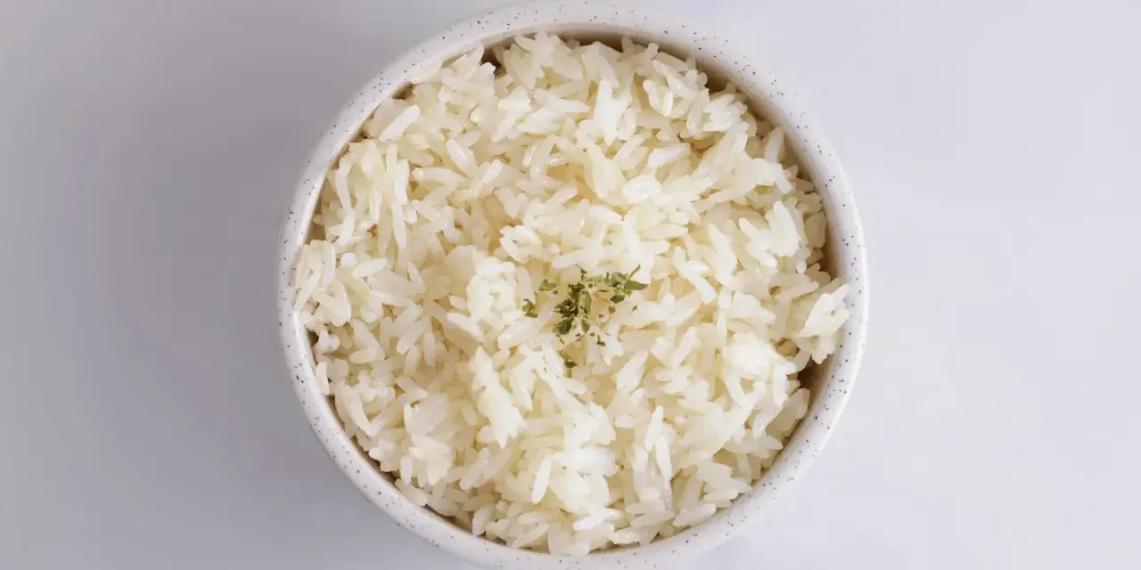 Jak podgrzać ryż, aby nie wysuszyć i zachować jego smak