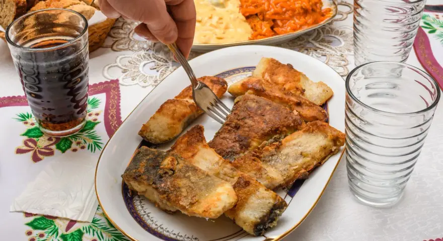 Ile smażymy rybę, aby była soczysta i idealnie usmażona?