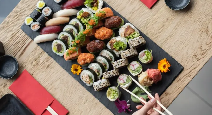 Jaki tuńczyk do sushi? Najlepsze gatunki i ich smakowe różnice